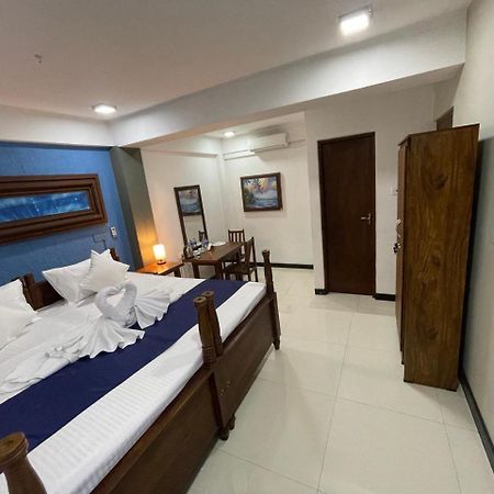 Rush City Hotel Kandy Buitenkant foto