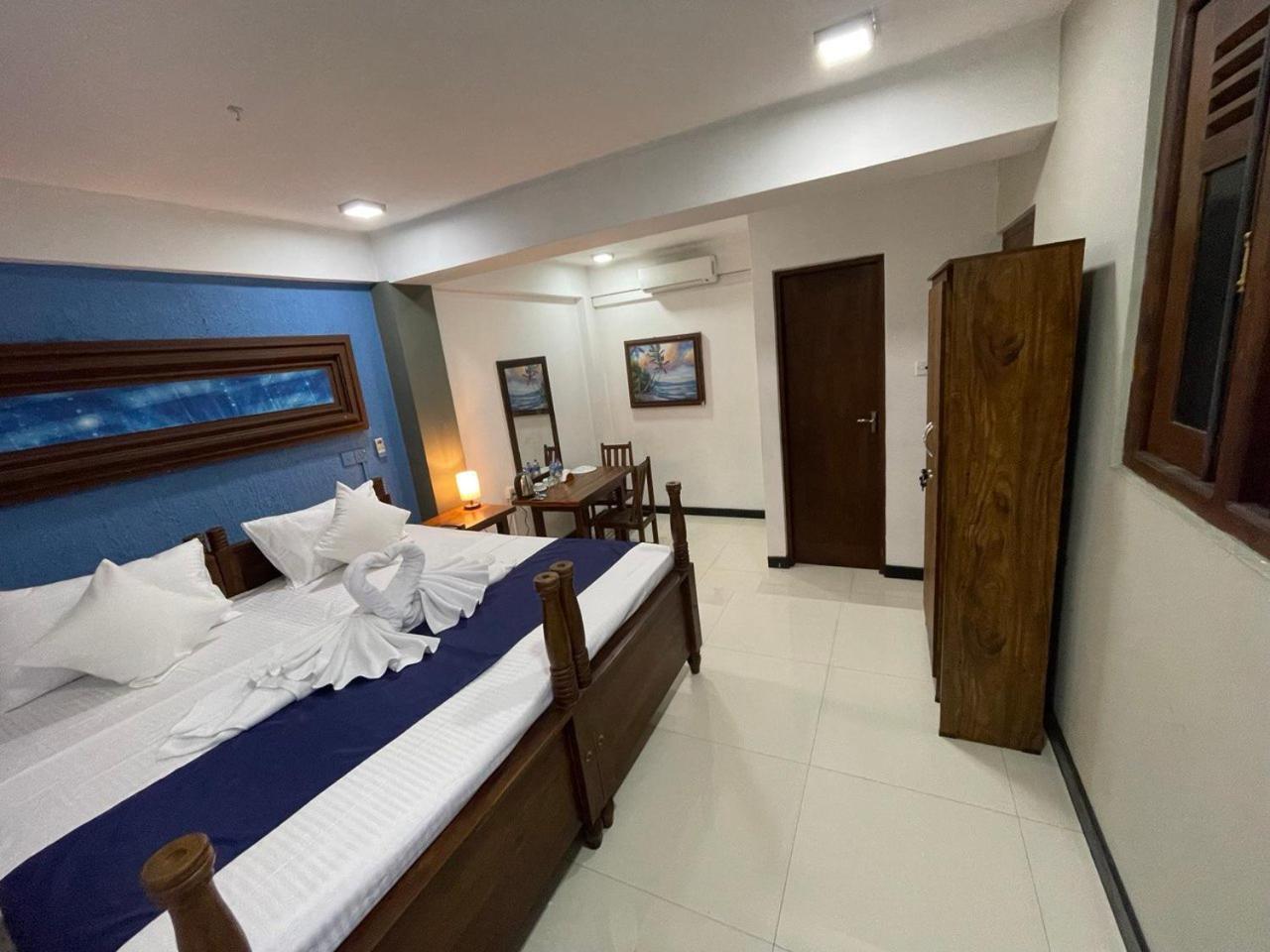 Rush City Hotel Kandy Buitenkant foto