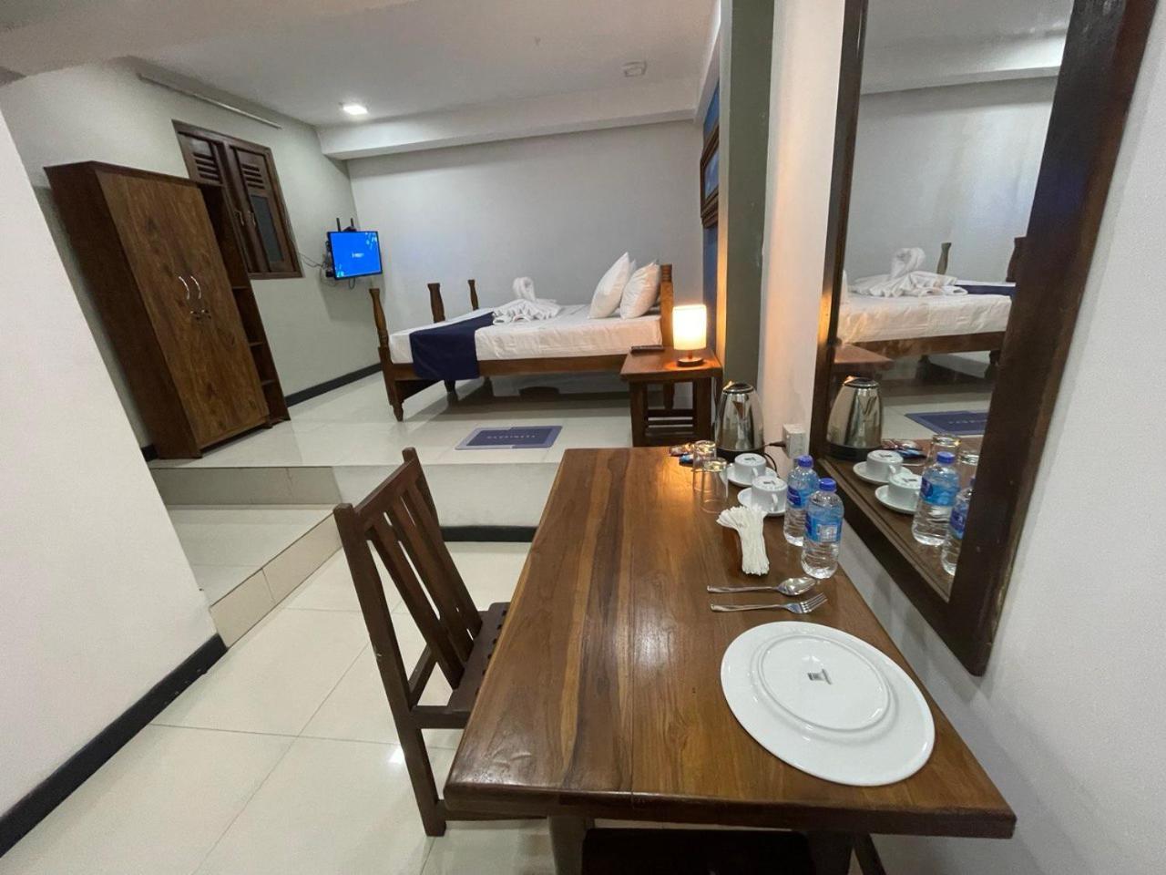Rush City Hotel Kandy Buitenkant foto
