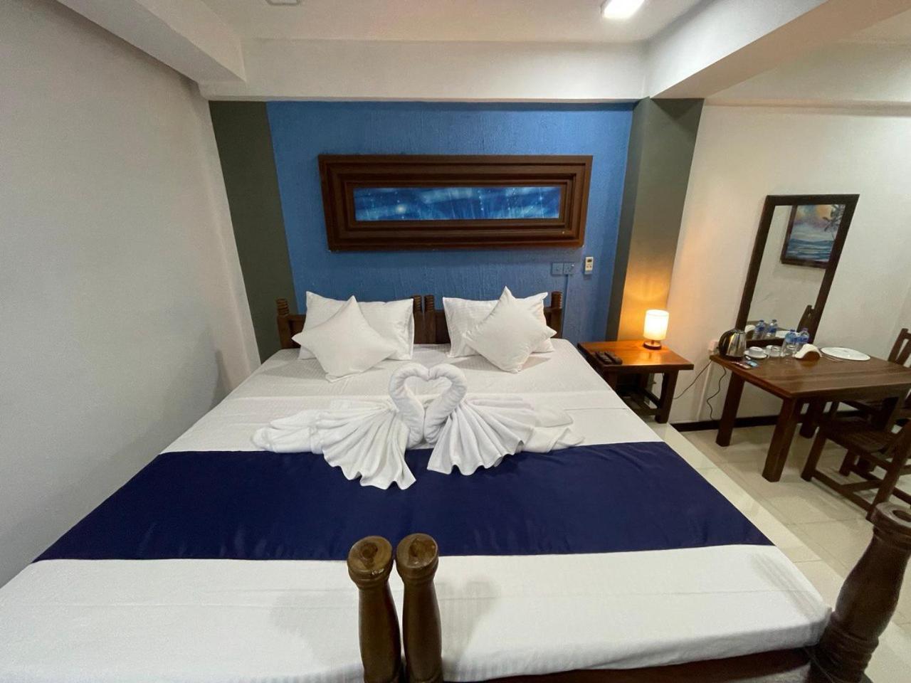 Rush City Hotel Kandy Buitenkant foto