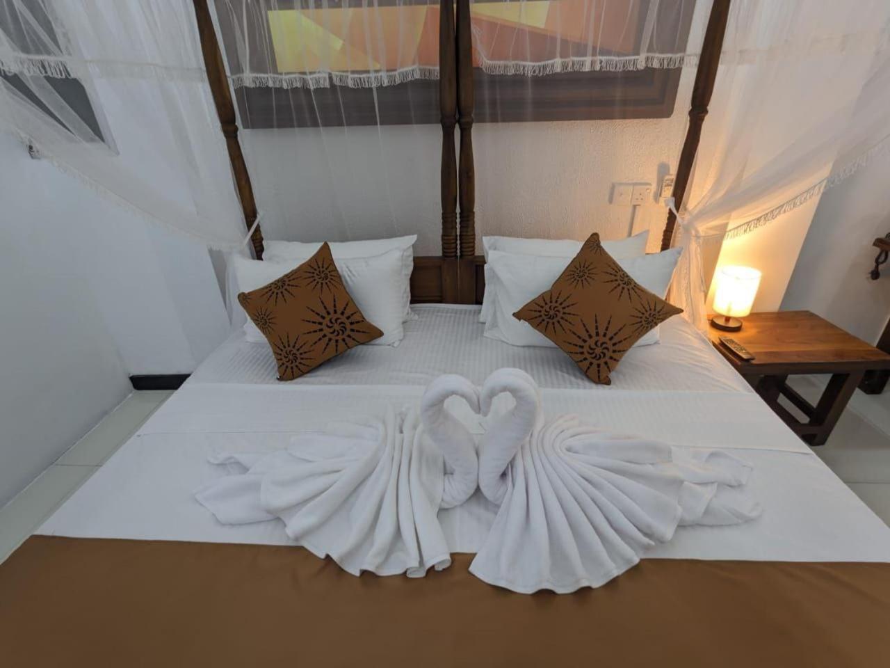 Rush City Hotel Kandy Buitenkant foto